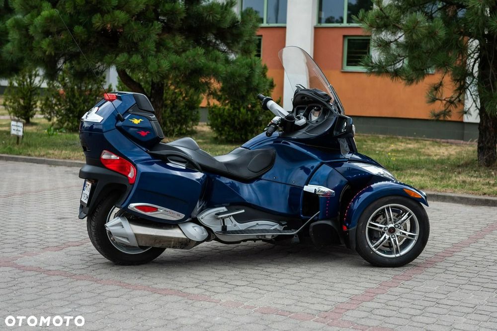 Can-Am Spyder - 14