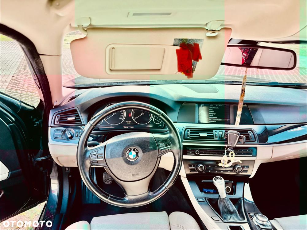 BMW Seria 5 520d Luxury Line - 11