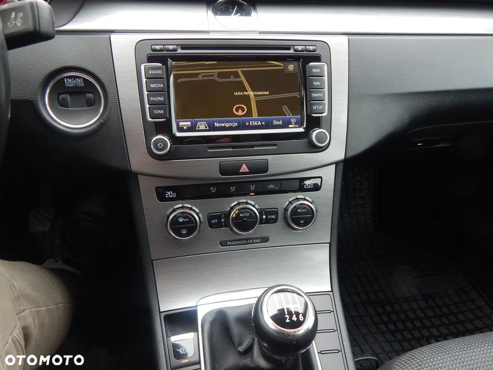 Volkswagen Passat - 9