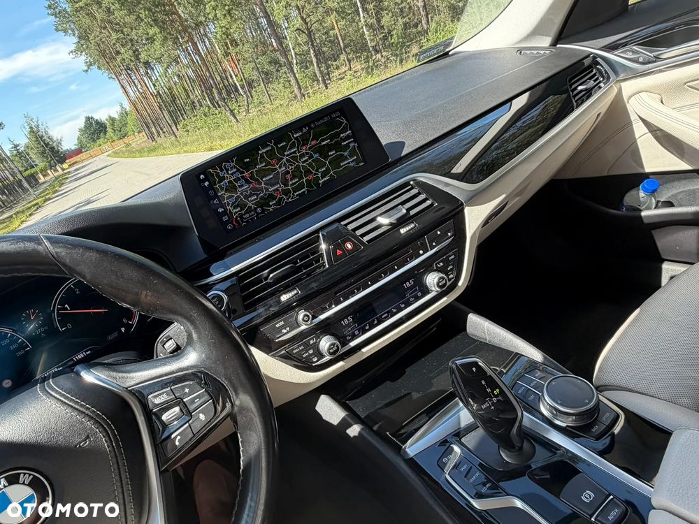 BMW Seria 5 520d Sport Line - 13