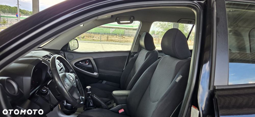 Toyota RAV4 2.2 D-4D 4x4 Sol - 29