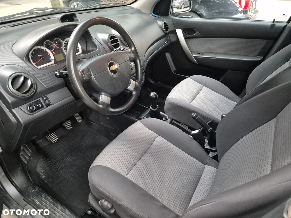 Chevrolet Aveo 1.2 16V Base - 9