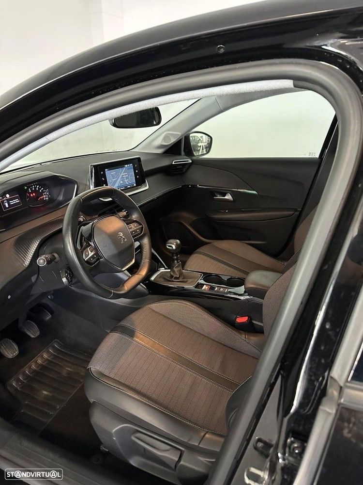 Peugeot 208 1.2 PureTech Allure - 10