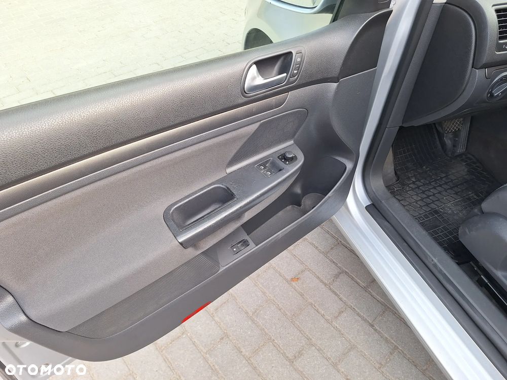 Volkswagen Golf 1.6 FSI Automatik Goal - 12
