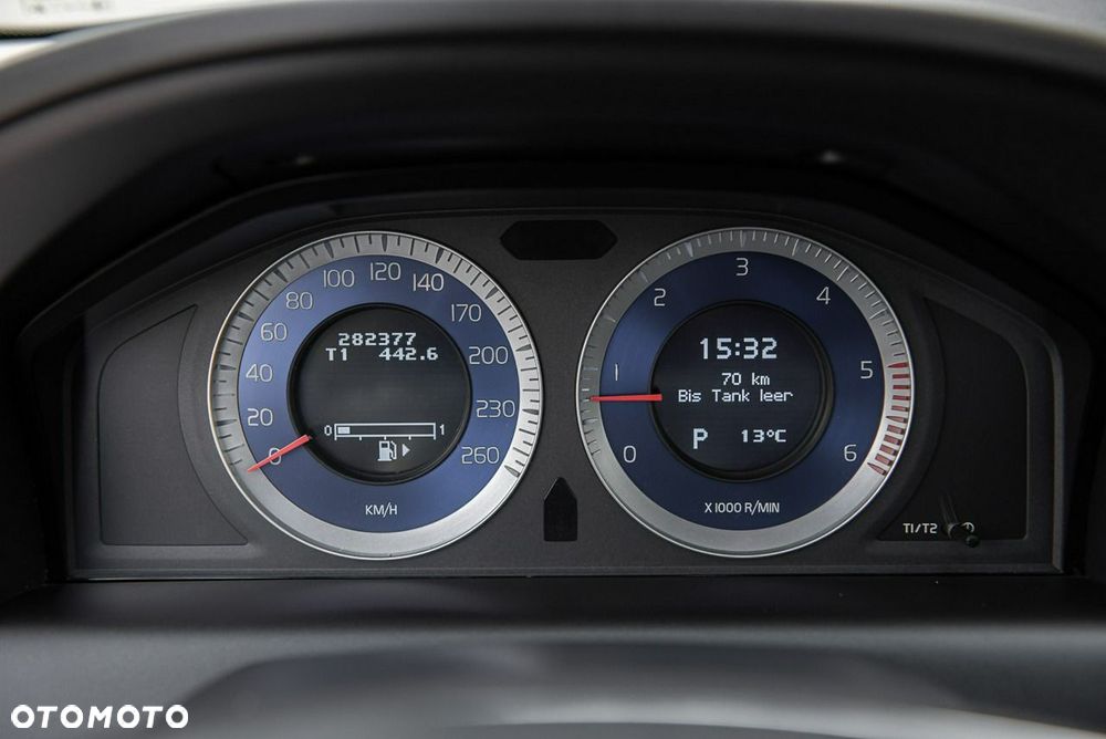 Volvo XC 60 D4 AWD Geartronic RDesign - 19