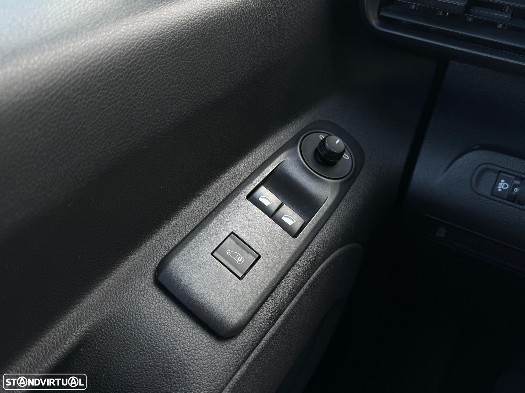Peugeot Partner Outro - 7