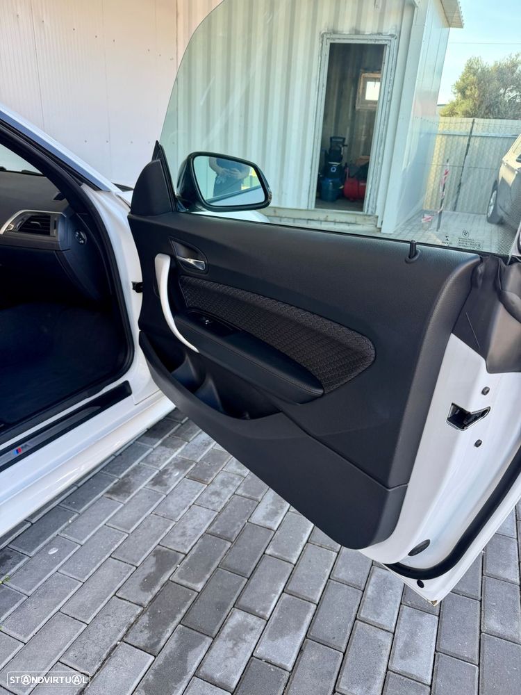 BMW 218 i Cabrio Pack M Auto - 27
