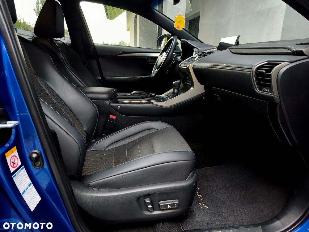 Lexus NX 300h E-FOUR F SPORT - 9