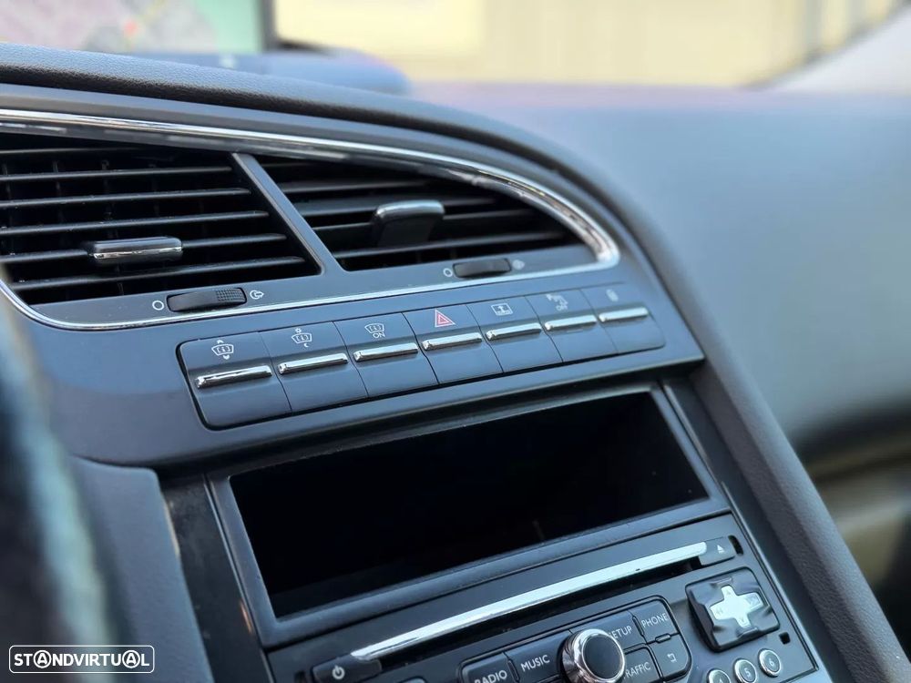 Peugeot 5008 — fotografia 14