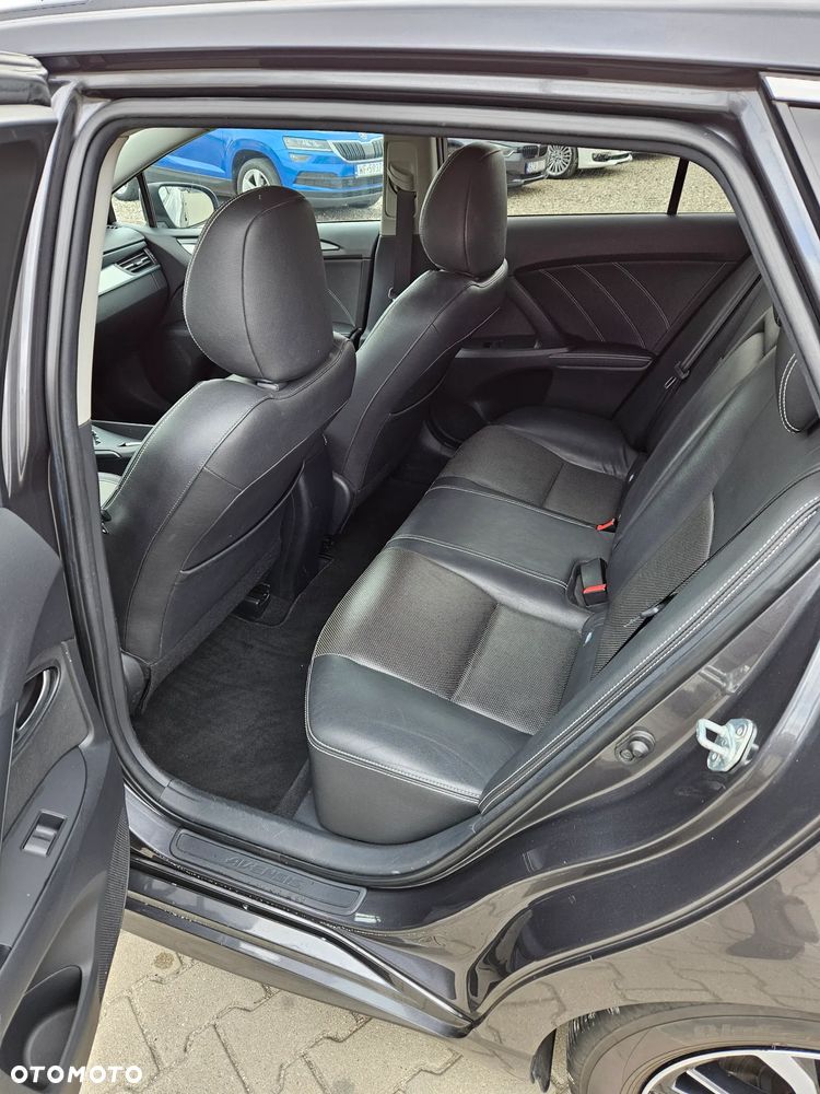 Toyota Avensis 1.8 Premium MS - 14