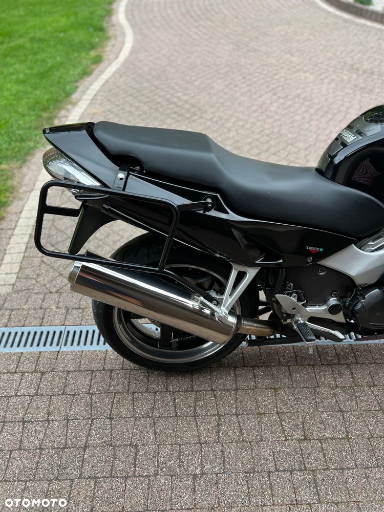 Honda VFR - 28