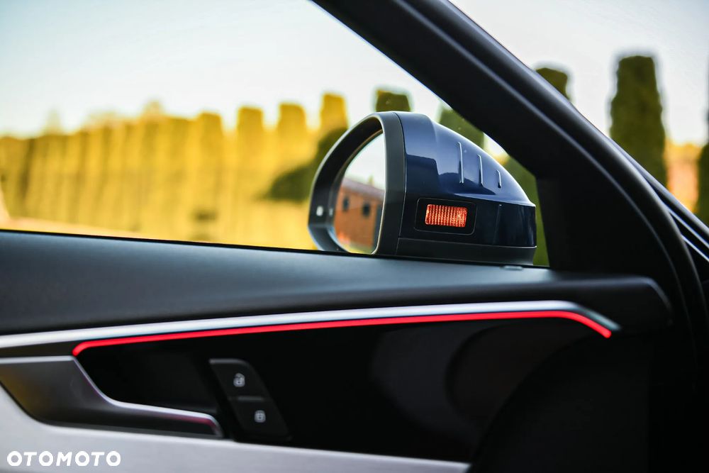Audi A4 Avant 40 TDI quattro S tronic S line - 34