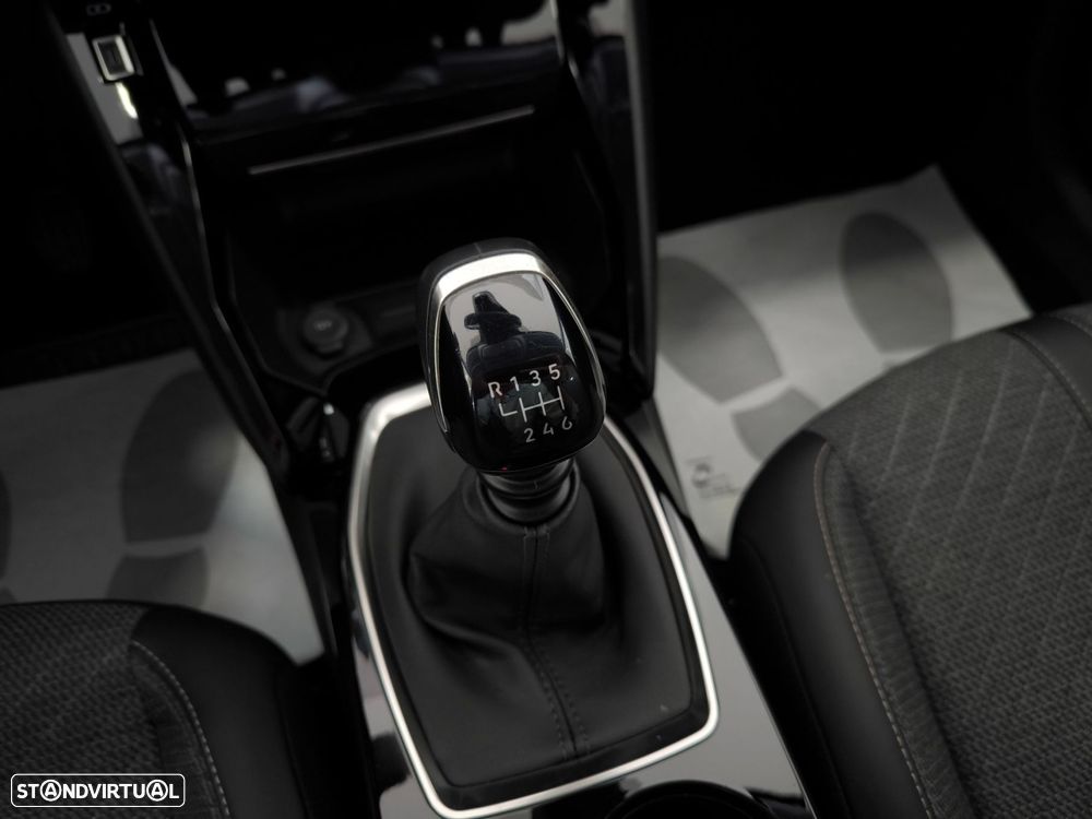 Peugeot 208 1.2 PureTech Allure - 16
