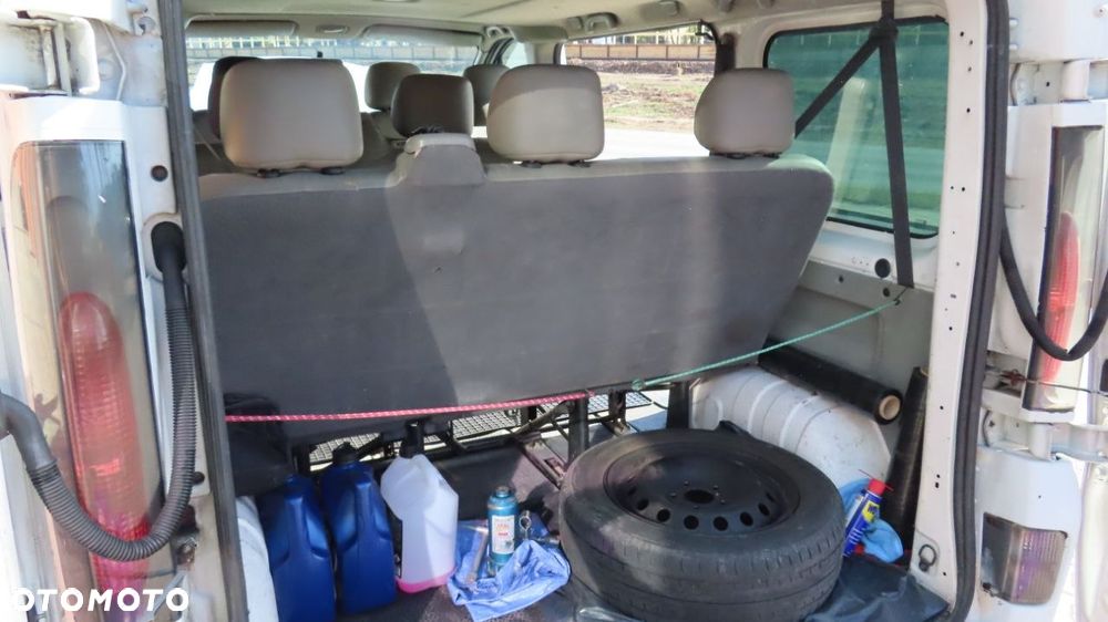 Renault Trafic Passenger - 10