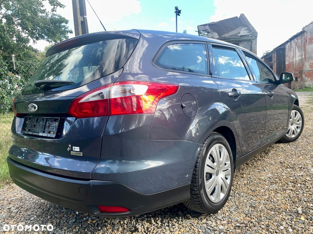 Ford Focus 1.6 TDCi DPF Champions Edition - 8