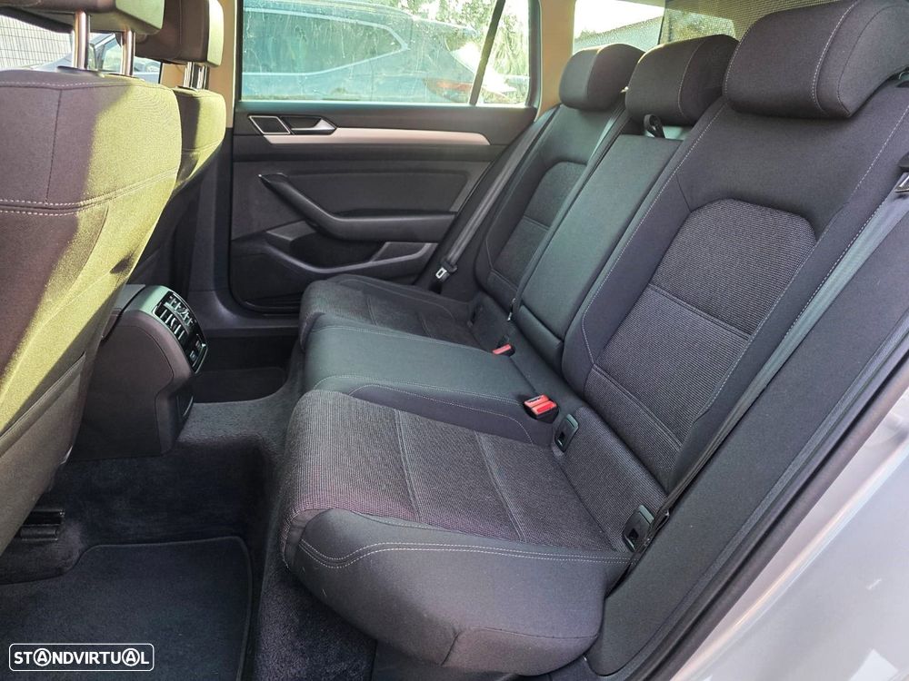 VW Passat Variant 1.6 TDI BlueMotion - 10