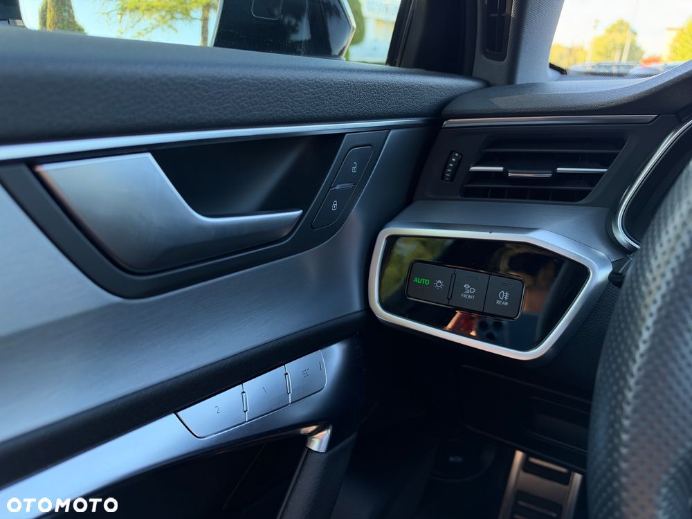 Audi A6 Avant 40 TDI quattro S tronic S line - 24