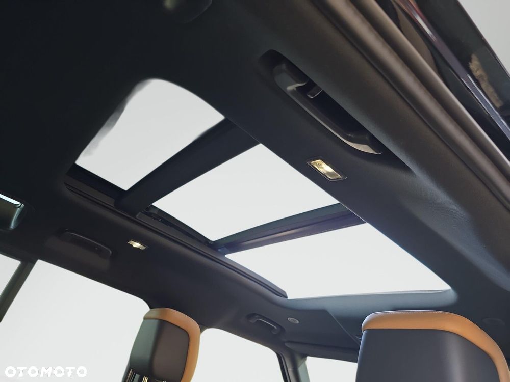 Land Rover Defender - 27