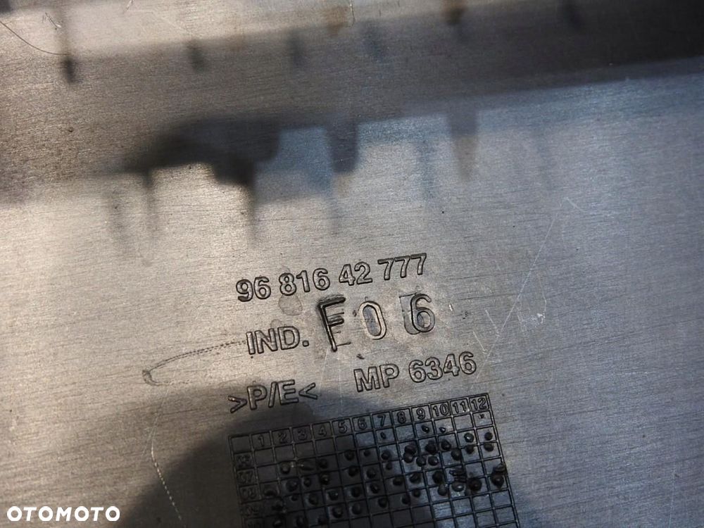 OSŁONA PASA TYLNEGO TYŁ PEUGEOT 308 I 5D 9681642777 - 5