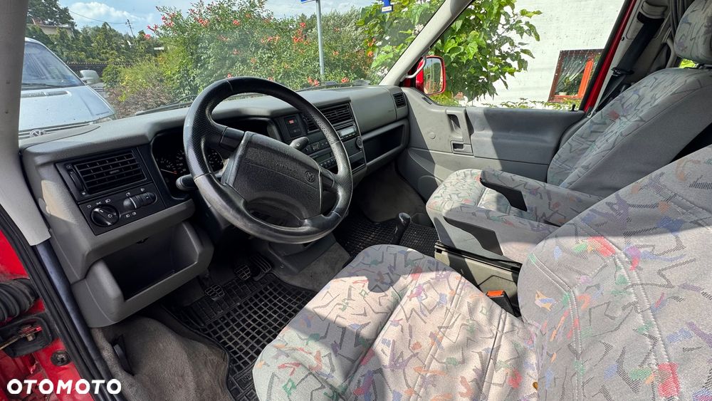 Volkswagen Multivan - 10