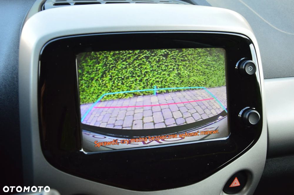 Toyota Aygo x-play touch - 20