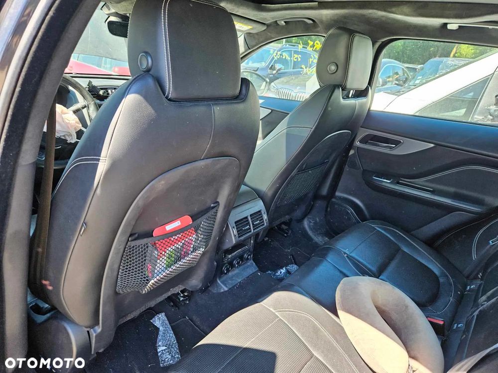 Jaguar F-Pace 2.0 i4D AWD R-Sport - 19