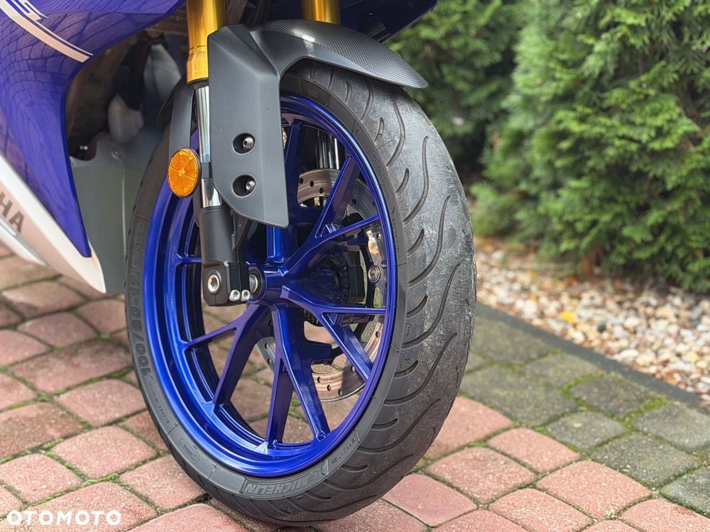 Yamaha YZF - 21