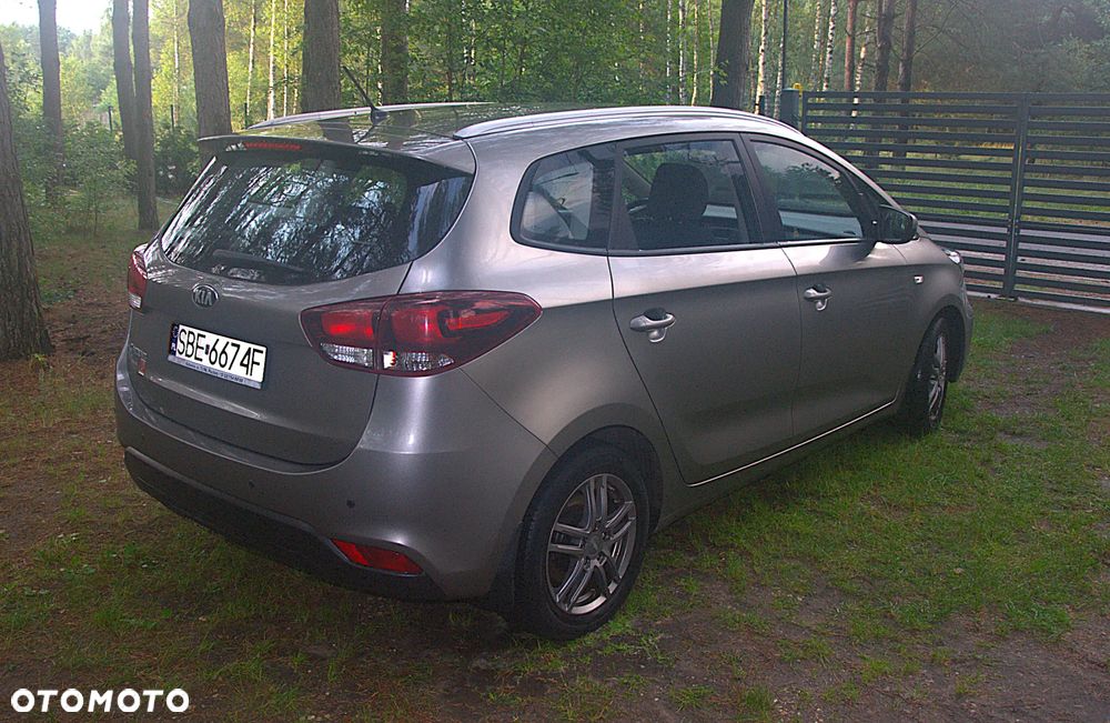Kia Carens - 3