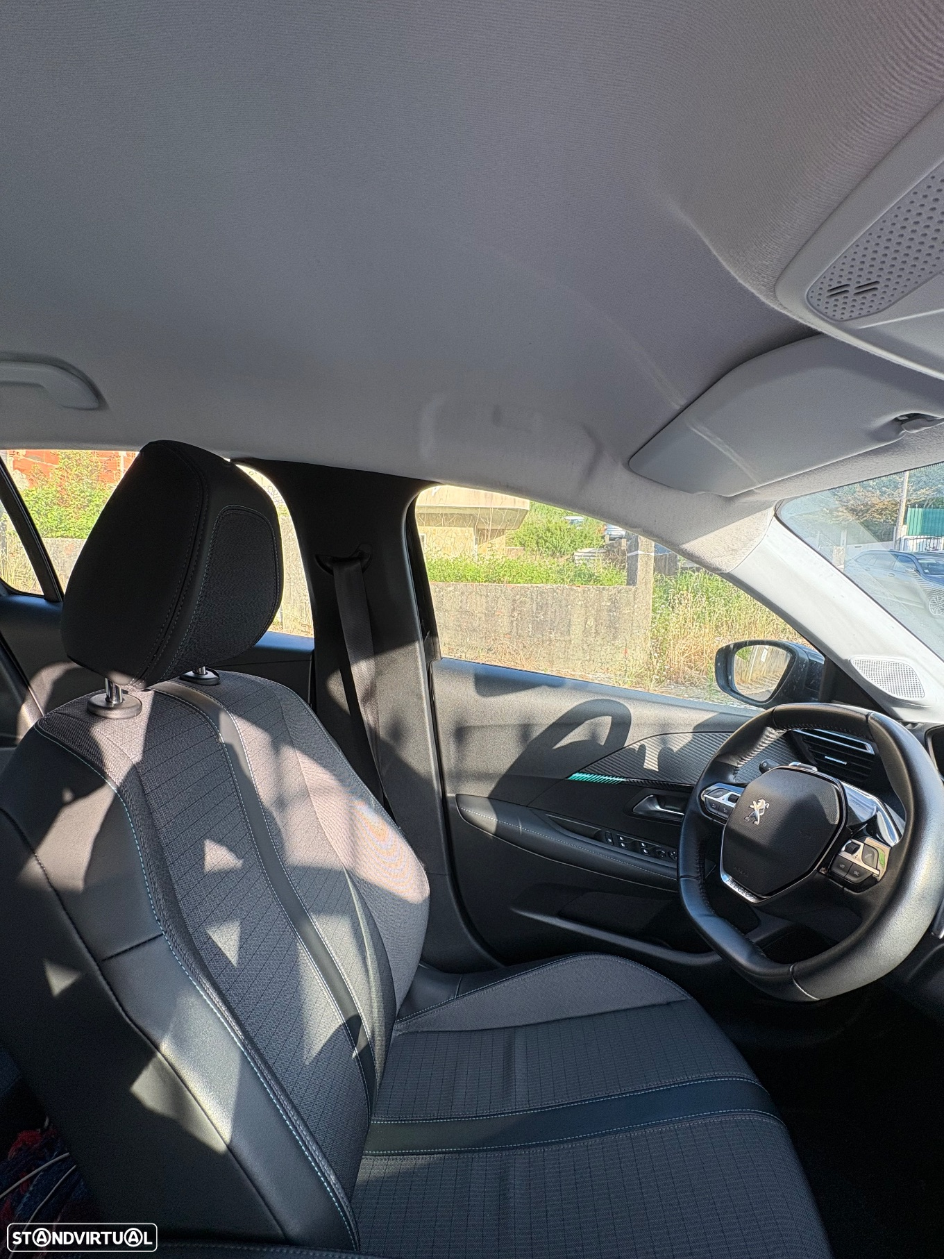 Peugeot 208 1.2 PureTech Allure EAT8 - 5