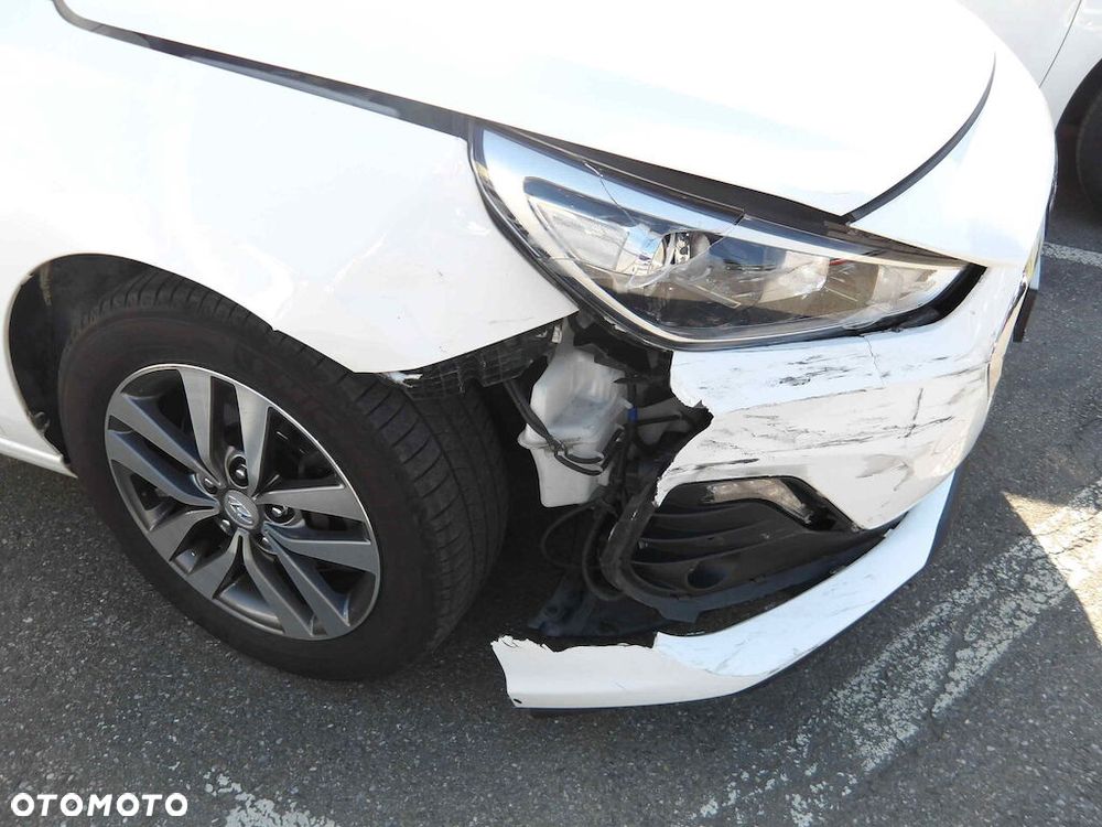 Hyundai i30 1.6 CRDI Comfort DCT - 5
