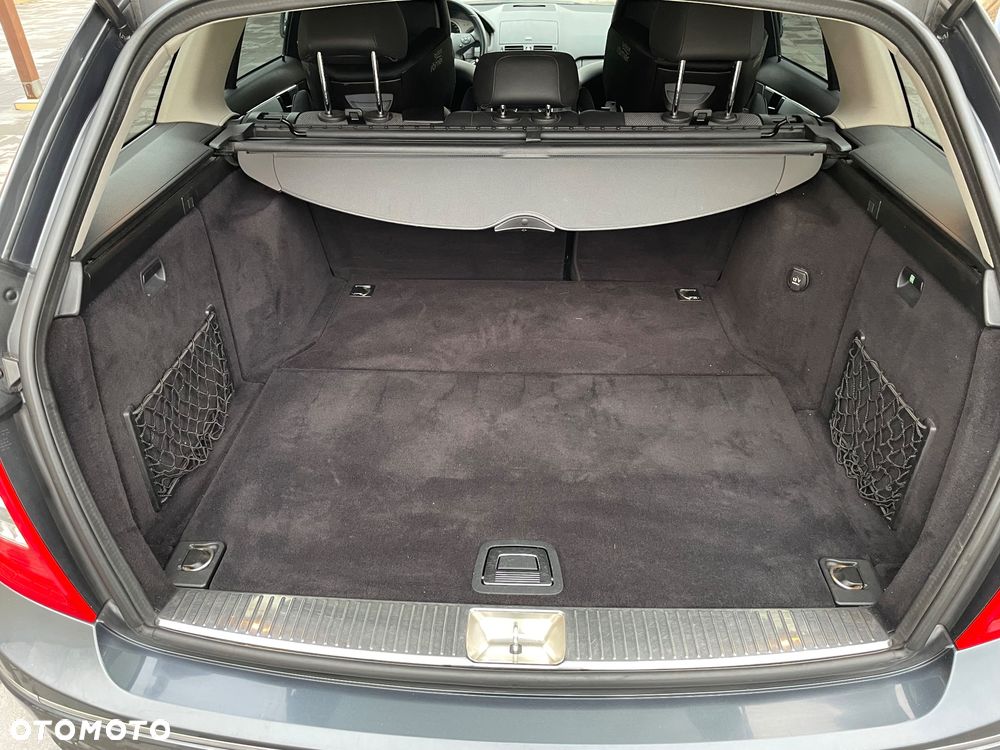 Mercedes-Benz Klasa C - 32