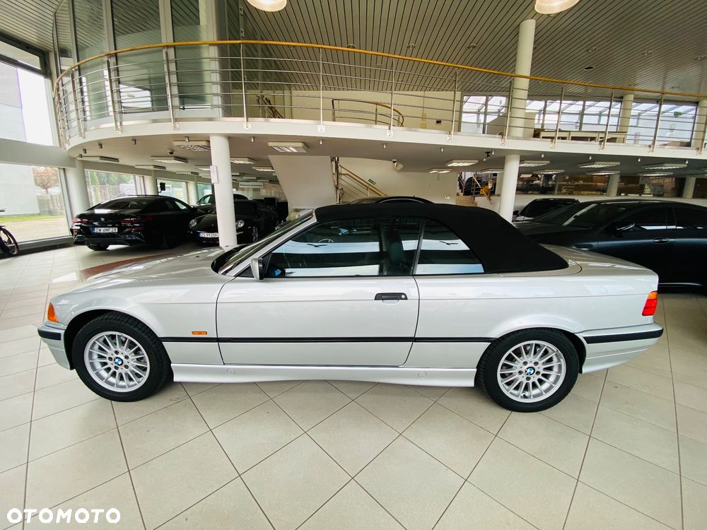 BMW Seria 3 318i Cabriolet - 4