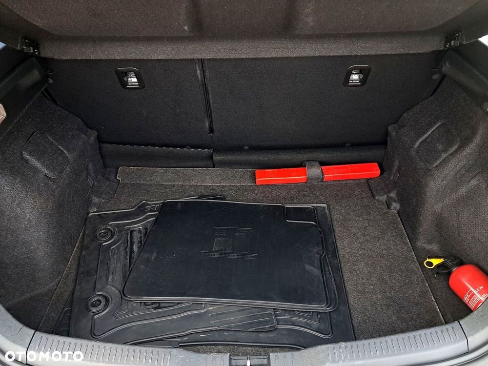 Toyota Auris - 12