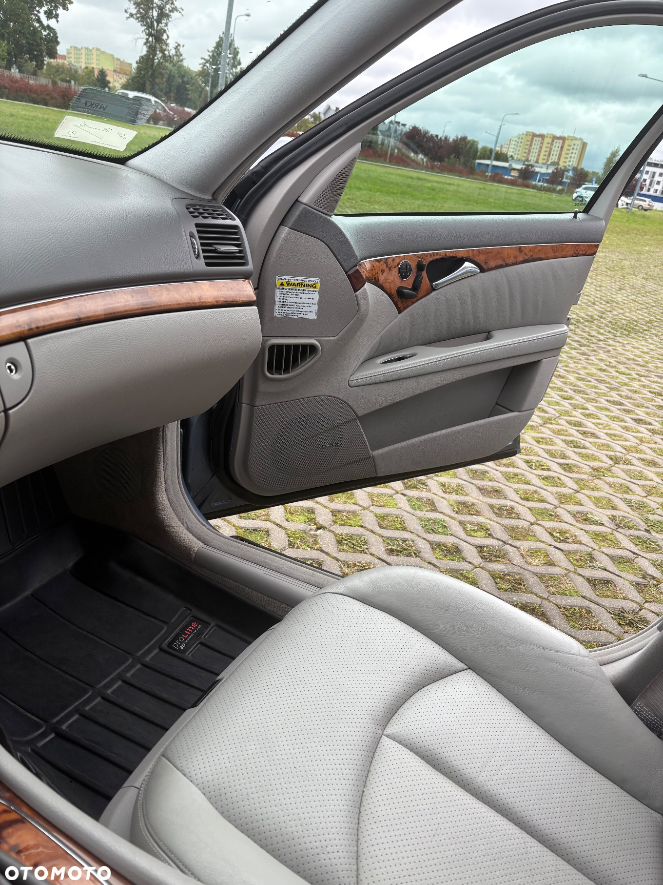 Mercedes-Benz Klasa E 500 4-Matic T Elegance - 12