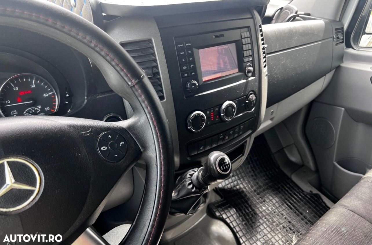 Mercedes-Benz Sprinter - 16
