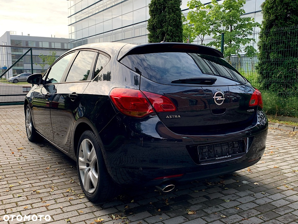Opel Astra - 11