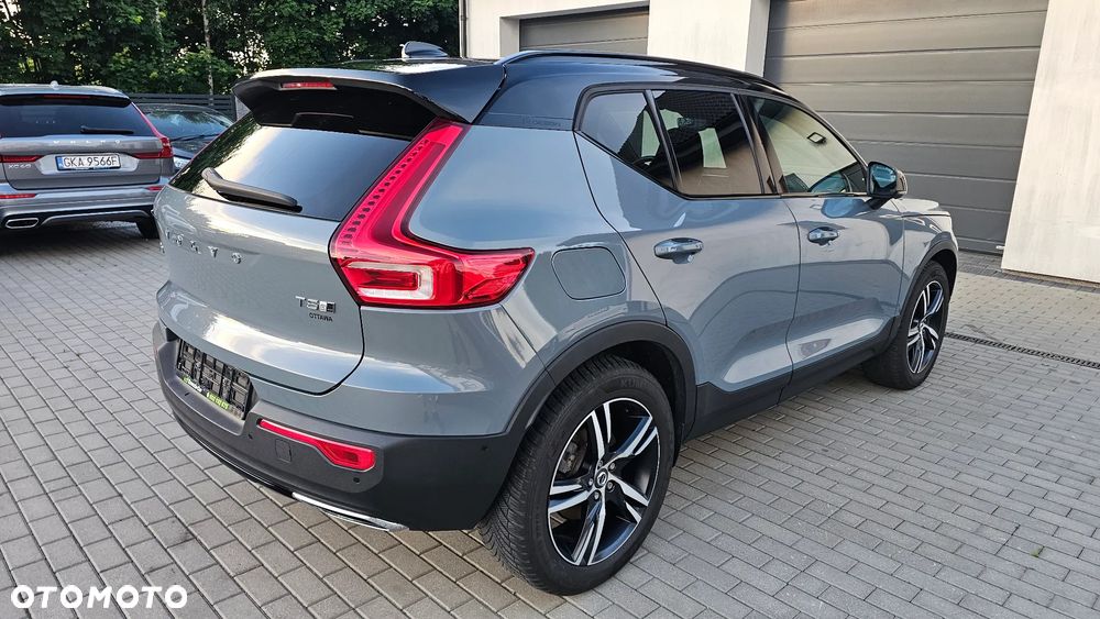 Volvo XC 40 B4 B AWD Geartronic RDesign - 3
