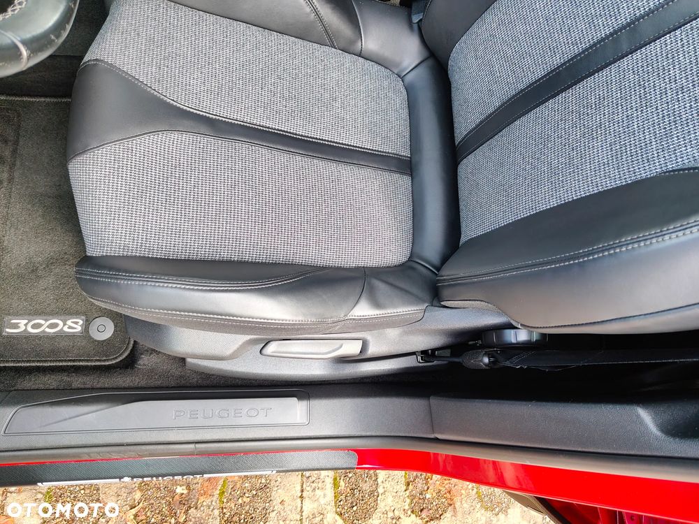 Peugeot 3008 1.6 BlueHDi Allure S&S EAT6 - 24