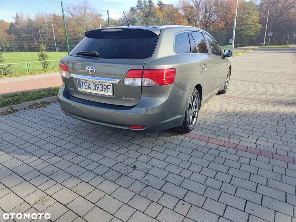 Toyota Avensis 1.8 Sol plus NAVI - 4