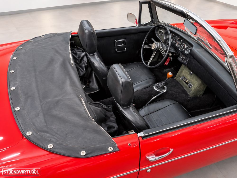 MG MGB - 13