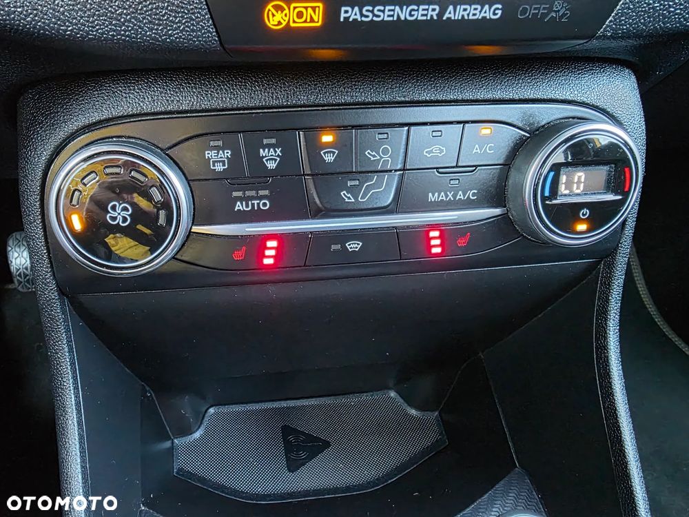 Ford Fiesta 1.0 EcoBoost Hybrid S&S ACTIVE VIGNALE - 8