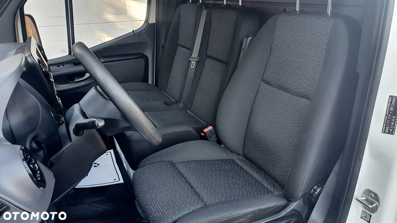 Mercedes-Benz Sprinter - 23