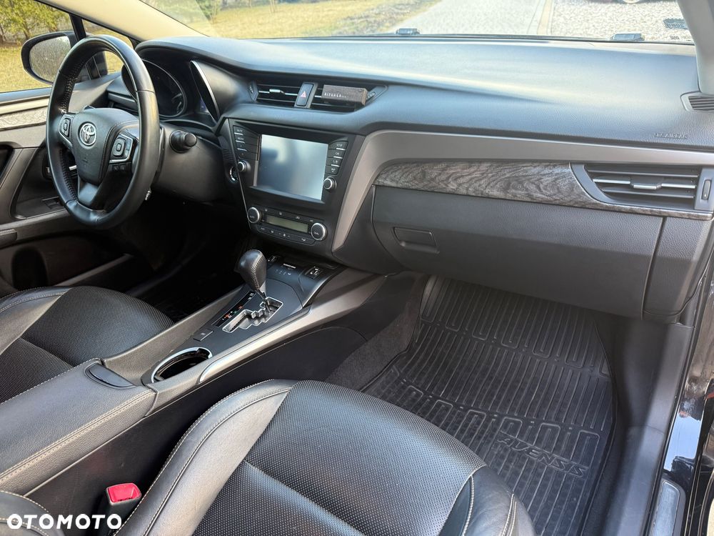 Toyota Avensis 2.0 Premium MS - 11