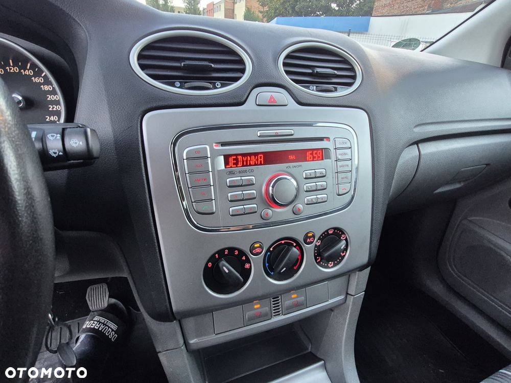 Ford Focus 1.6 16V Style - 25