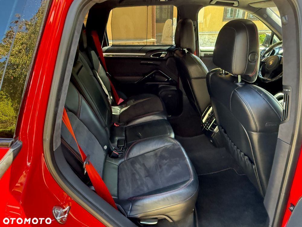 Porsche Cayenne GTS - 33