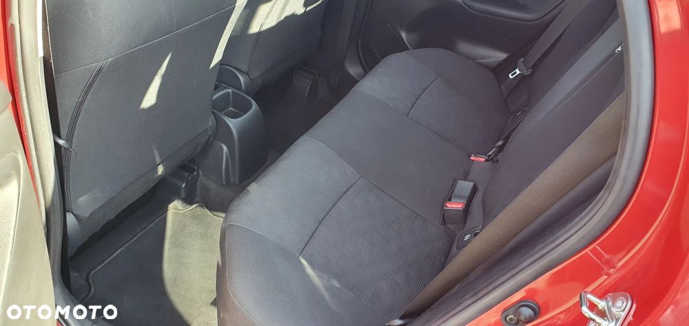 Toyota Yaris 1.5 Comfort - 25