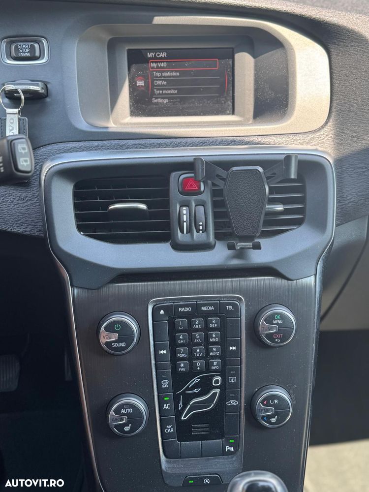 Volvo V40 T2 Momentum - 15