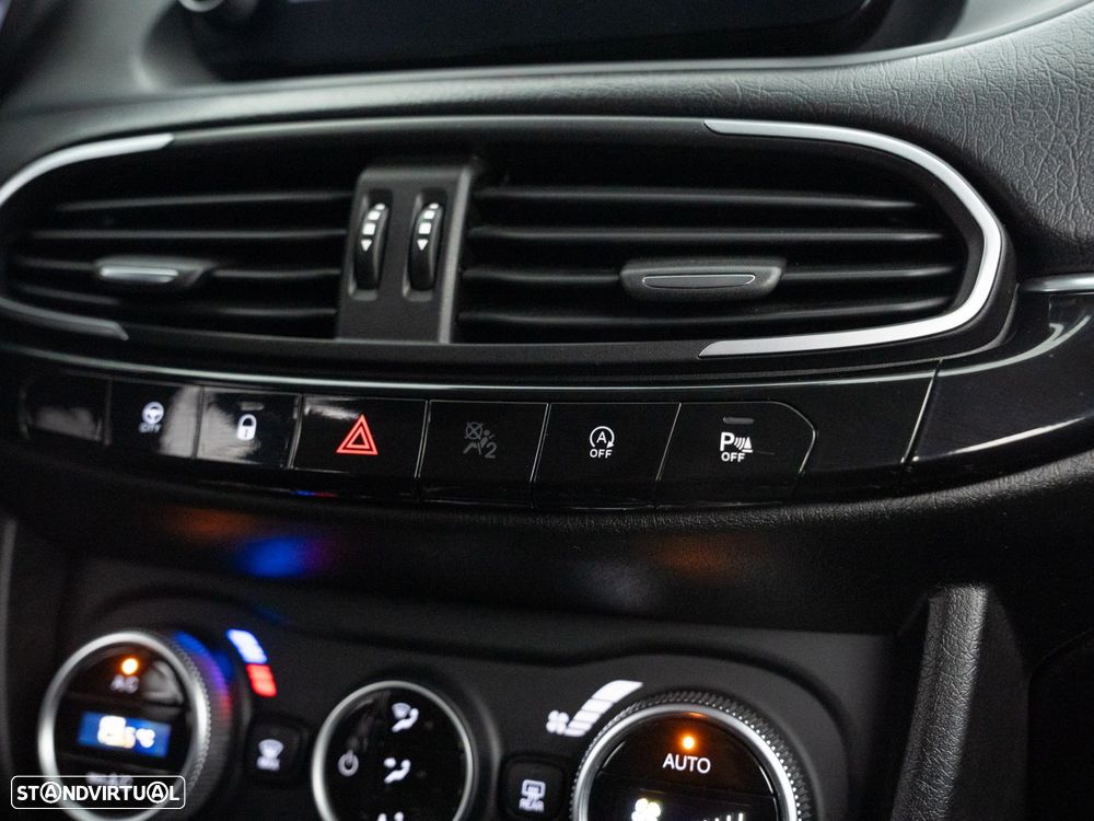 Fiat Tipo 1.3 MultiJet Life - 24