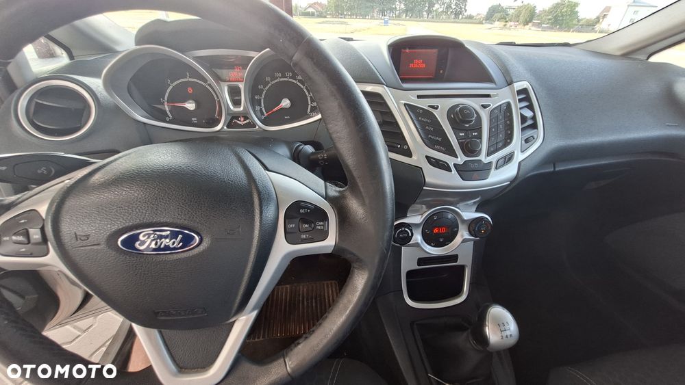 Ford Fiesta - 8