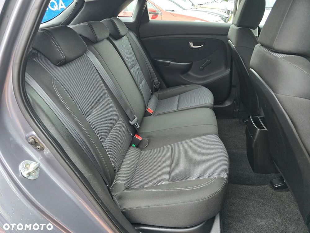 Hyundai i30 blue 1.6 GDI Trend - 14